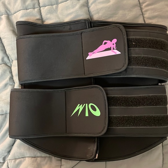 Workout waist trainer - Picture 1 of 3